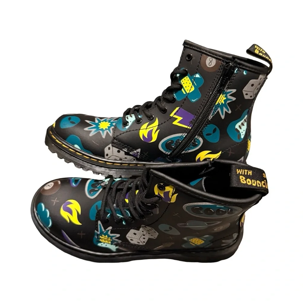Dr. Martens 1460 Junior Sticker Print Hydro Leather Zip Boots‎ US 5 NWT